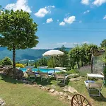 Borgo Paradiso 4&2, Emma Villa *