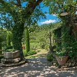Villa Borgo Paradiso 4&2, Emma Ciciano
