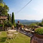 Villa Borgo Paradiso 4&2, Emma *