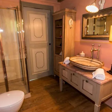 Borgo Paradiso 4&2, Emma * Ciciano