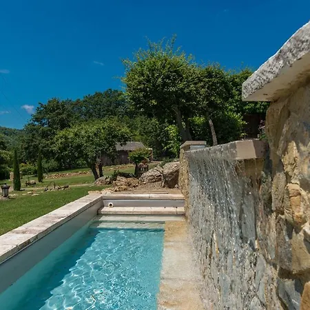 Borgo Paradiso 4&2, Emma Villa Ciciano